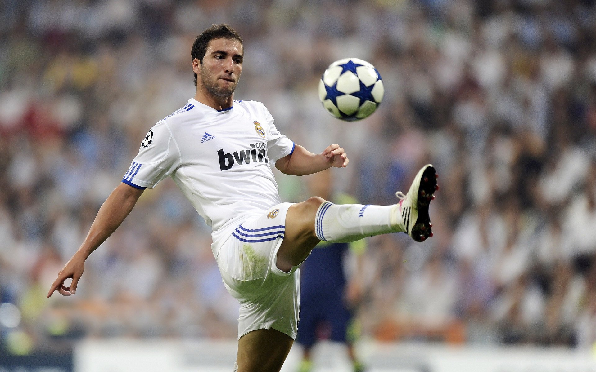 星空体育app-曼城在欧冠赛场上的战术调整，福登是关键人物，曼城获得欧冠