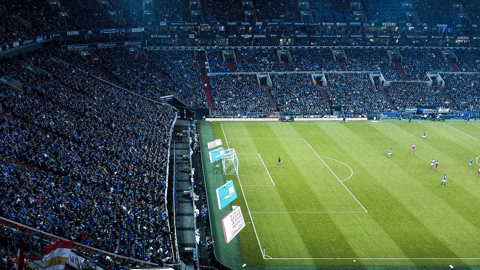 xk体育-世界杯热血对决：激烈攻防展现极致水平，世界杯热身