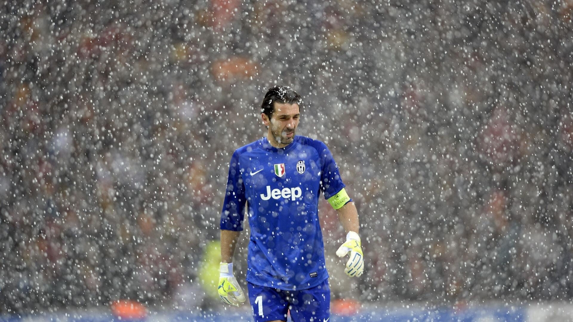 国足球员社交发文感谢球迷,感谢球迷的话